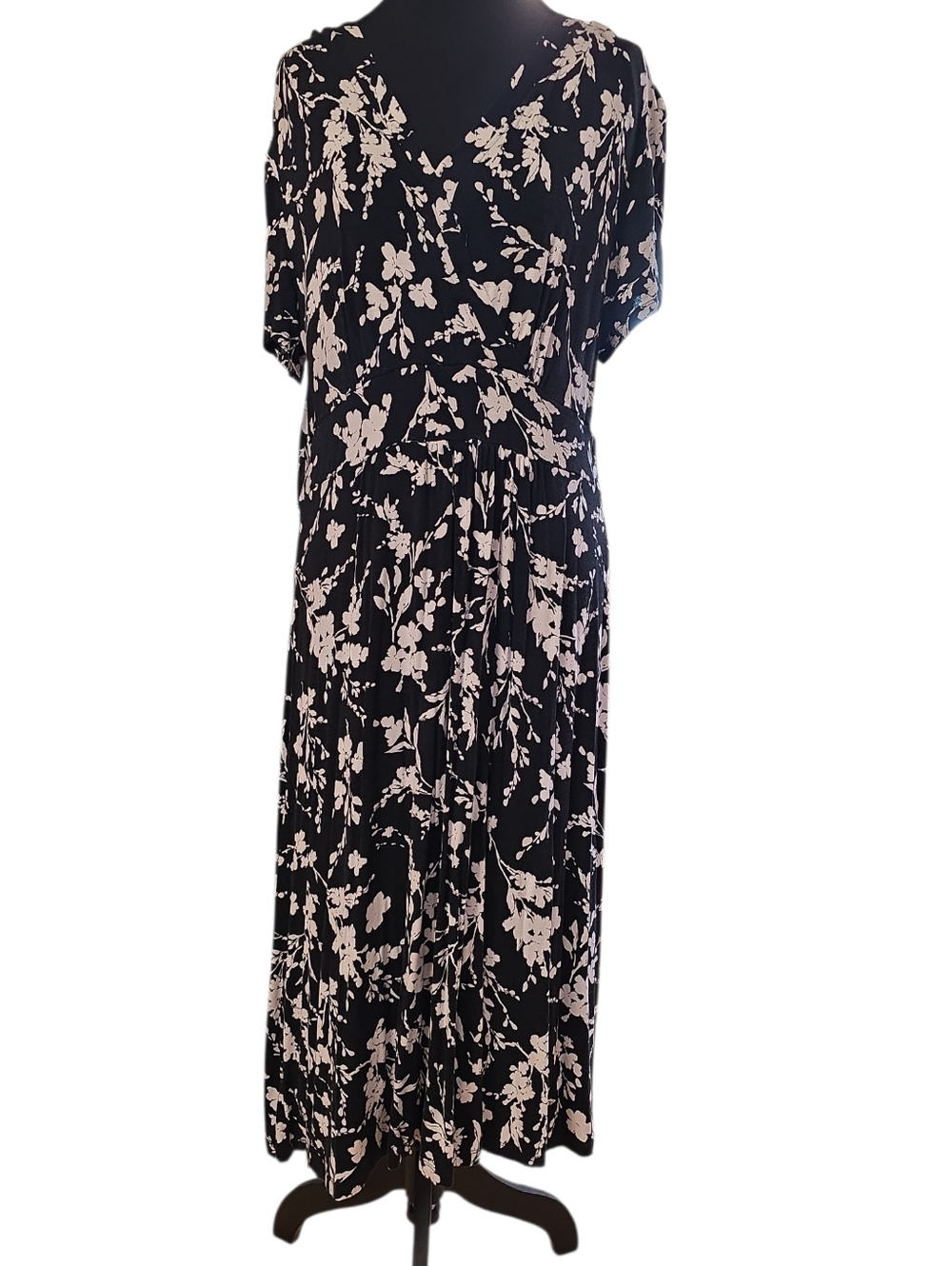 Croft And Barrow Black and White Floral Short Sleeve Dress L